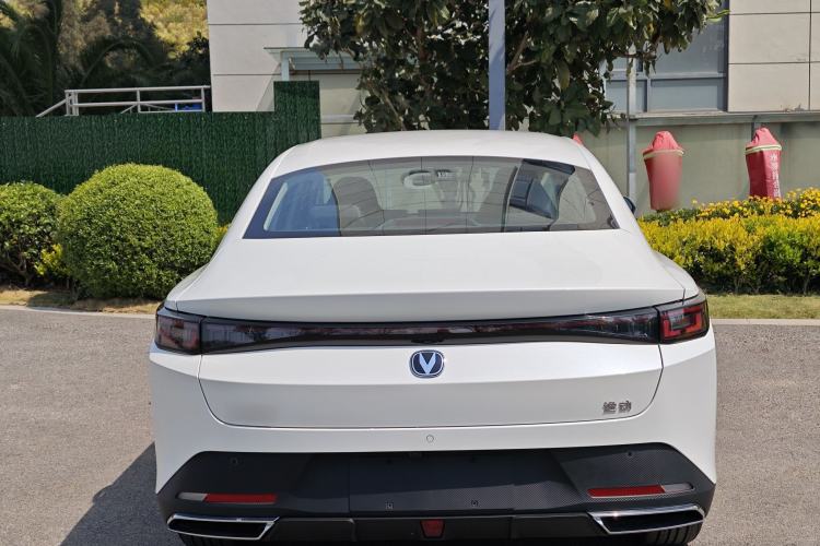 Used CHANGAN Eado PHEV 2025 Smart New Blue Whale 145KM High-Energy Edition Exterior 8