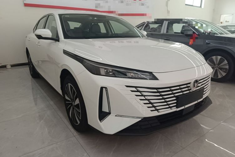 Used CHANGAN Eado PHEV 2025 Smart New Blue Whale 145KM Battleship Edition Front Right 45 Deg