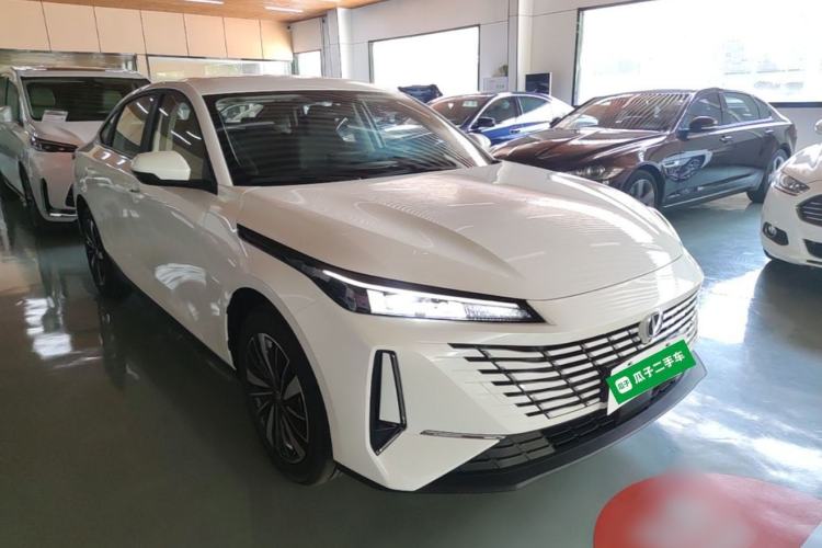 Used CHANGAN Eado PHEV 2025 Smart New Blue Whale 145KM High-Energy Edition Front Right 45 Deg