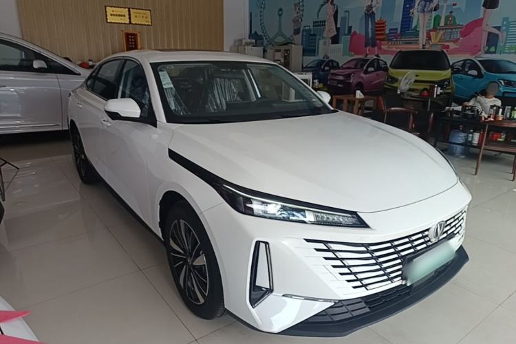 Used CHANGAN Eado PHEV 2025 Smart New Blue Whale 145KM Battleship Edition Front Right 45 Deg