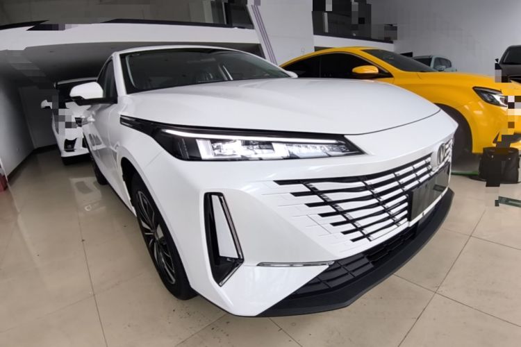 Used CHANGAN Eado PHEV 2025 Smart New Blue Whale 145KM Battleship Edition Front Right 45 Deg