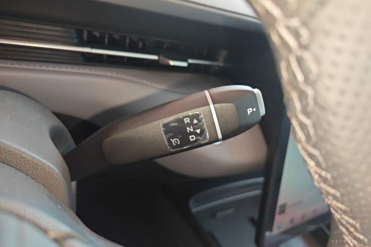 Used CHANGAN Eado PHEV 2025 Smart New Blue Whale 145KM Battleship Edition Gear Lever
