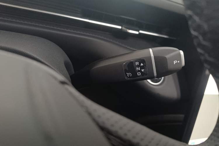 Used CHANGAN Eado PHEV 2025 Smart New Blue Whale 145KM Battleship Edition Gear Lever