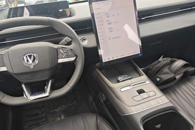 Used CHANGAN Eado PHEV 2025 Smart New Blue Whale 145KM Battleship Edition Gear Lever