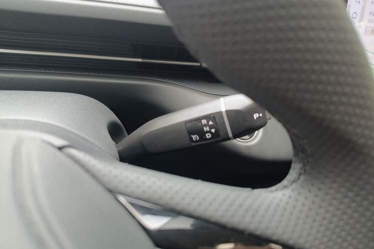 Used CHANGAN Eado PHEV 2025 Smart New Blue Whale 145KM High-Energy Edition Gear Lever