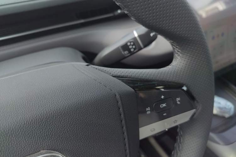 Used CHANGAN Eado PHEV 2025 Smart New Blue Whale 145KM Battleship Edition Gear Lever