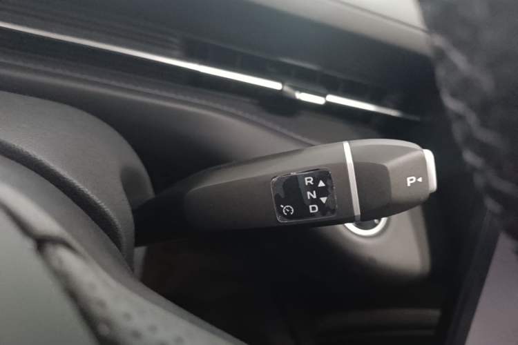Used CHANGAN Eado PHEV 2025 Smart New Blue Whale 145KM Battleship Edition Gear Lever