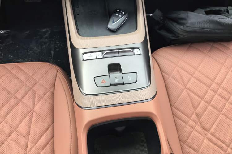 Used CHANGAN Eado PHEV 2025 Smart New Blue Whale 145KM Battleship Edition Gear Lever