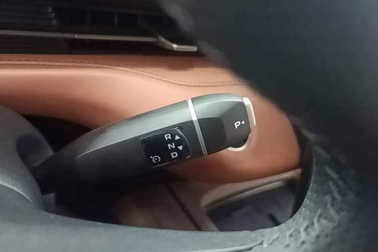 Used CHANGAN Eado PHEV 2025 Smart New Blue Whale 145KM Battleship Edition Gear Lever