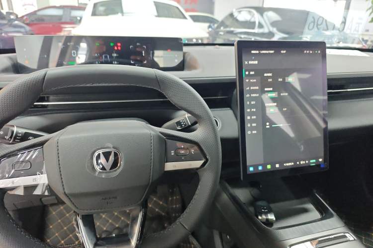 Used CHANGAN Eado PHEV 2025 Smart New Blue Whale 145KM High-Energy Edition Gear Lever