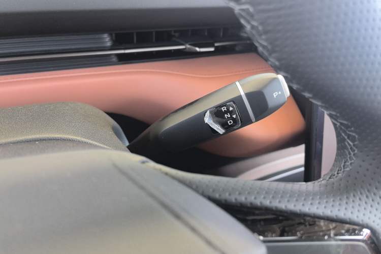 Used CHANGAN Eado PHEV 2025 Smart New Blue Whale 145KM Battleship Edition Gear Lever