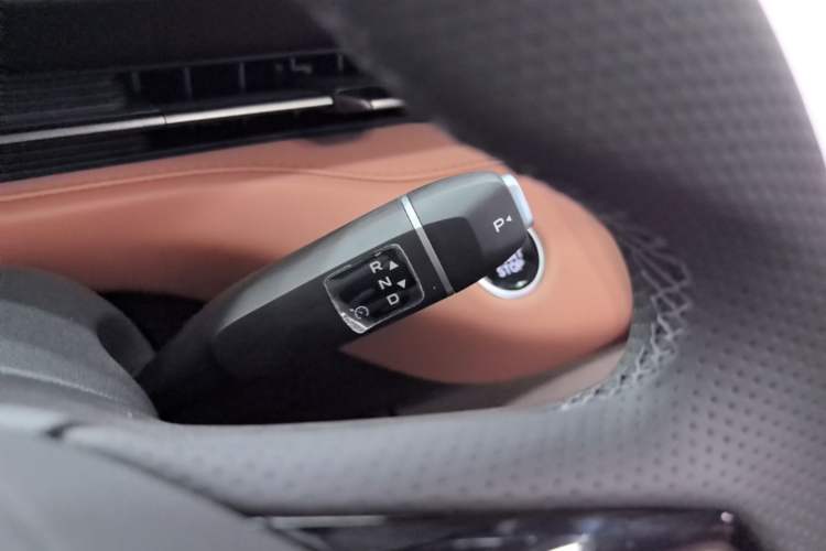 Used CHANGAN Eado PHEV 2025 Smart New Blue Whale 145KM Battleship Edition Gear Lever
