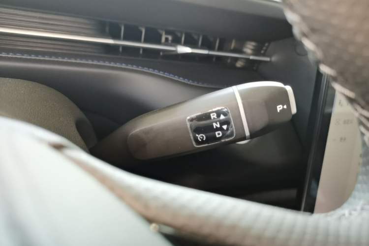 Used CHANGAN Eado PHEV 2025 Smart New Blue Whale 145KM Battleship Edition Gear Lever