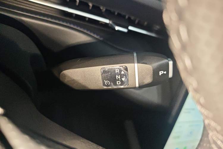 Used CHANGAN Eado PHEV 2025 Smart New Blue Whale 145KM High-Energy Edition Gear Lever