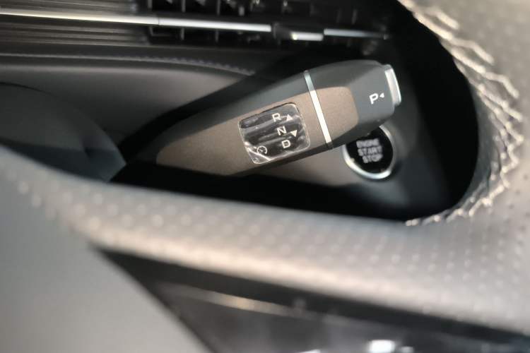 Used CHANGAN Eado PHEV 2025 Smart New Blue Whale 145KM Battleship Edition Gear Lever