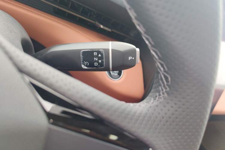 Used CHANGAN Eado PHEV 2025 Smart New Blue Whale 145KM Battleship Edition Gear Lever