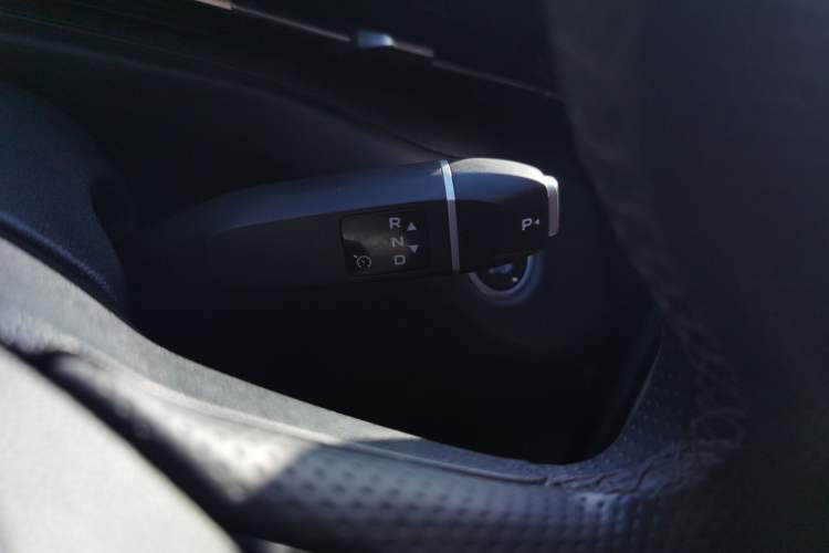 Used CHANGAN Eado PHEV 2025 Smart New Blue Whale 145KM High-Energy Edition Gear Lever