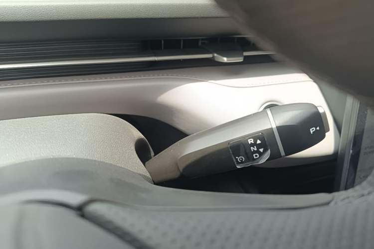 Used CHANGAN Eado PHEV 2025 Smart New Blue Whale 145KM Battleship Edition Gear Lever