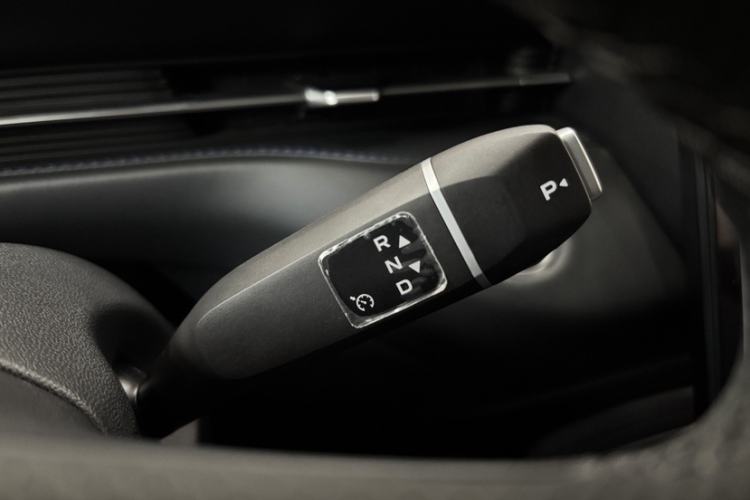Used CHANGAN Eado PHEV 2025 Smart New Blue Whale 145KM High-Energy Edition Gear Lever