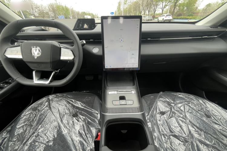 Used CHANGAN Eado PHEV 2025 Smart New Blue Whale 145KM High-Energy Edition Interior 1