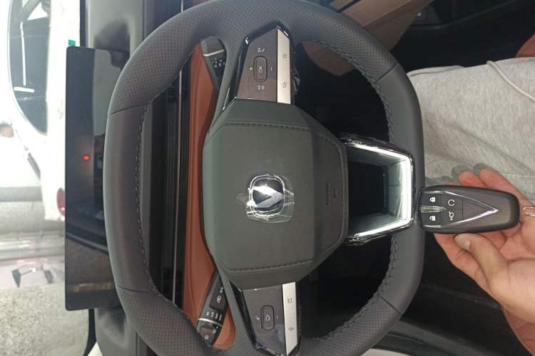 Used CHANGAN Eado PHEV 2025 Smart New Blue Whale 145KM Battleship Edition Interior 1
