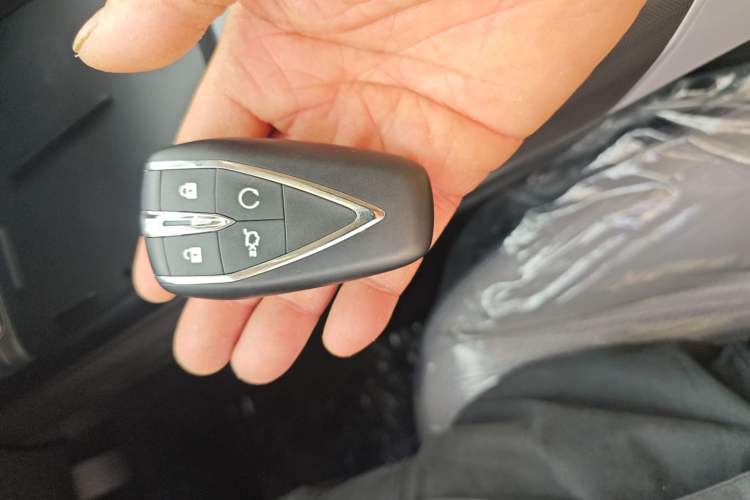 Used CHANGAN Eado PHEV 2025 Smart New Blue Whale 145KM Battleship Edition Interior 1