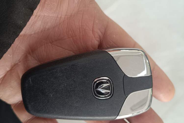 Used CHANGAN Eado PHEV 2025 Smart New Blue Whale 145KM Battleship Edition Interior 1