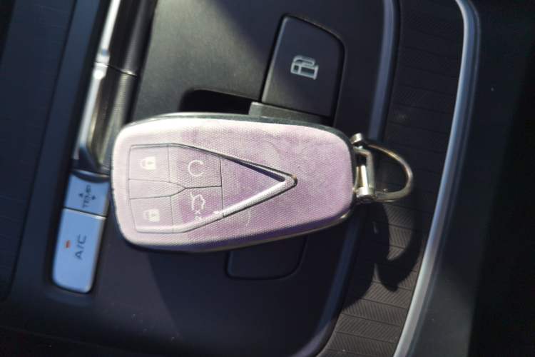 Used CHANGAN Eado PHEV 2025 Smart New Blue Whale 145KM High-Energy Edition Interior 1