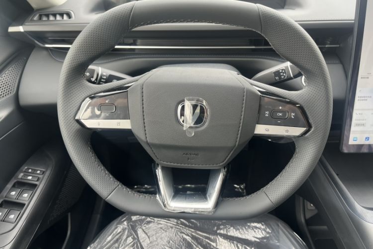 Used CHANGAN Eado PHEV 2025 Smart New Blue Whale 145KM High-Energy Edition Interior 2