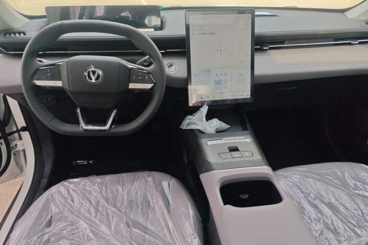 Used CHANGAN Eado PHEV 2025 Smart New Blue Whale 145KM Battleship Edition Interior 2