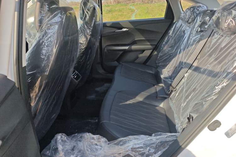 Used CHANGAN Eado PHEV 2025 Smart New Blue Whale 145KM Battleship Edition Interior 3