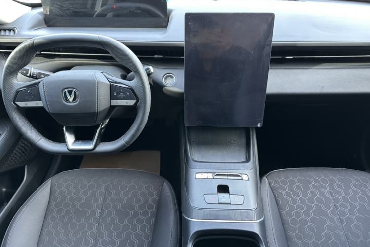 Used CHANGAN Eado PHEV 2025 Smart New Blue Whale 145KM High-Energy Edition Interior 3