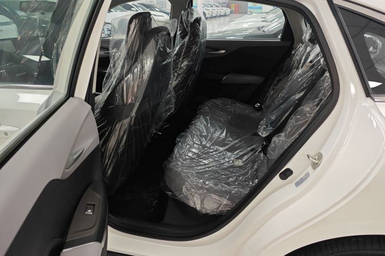 Used CHANGAN Eado PHEV 2025 Smart New Blue Whale 145KM Battleship Edition Interior 4