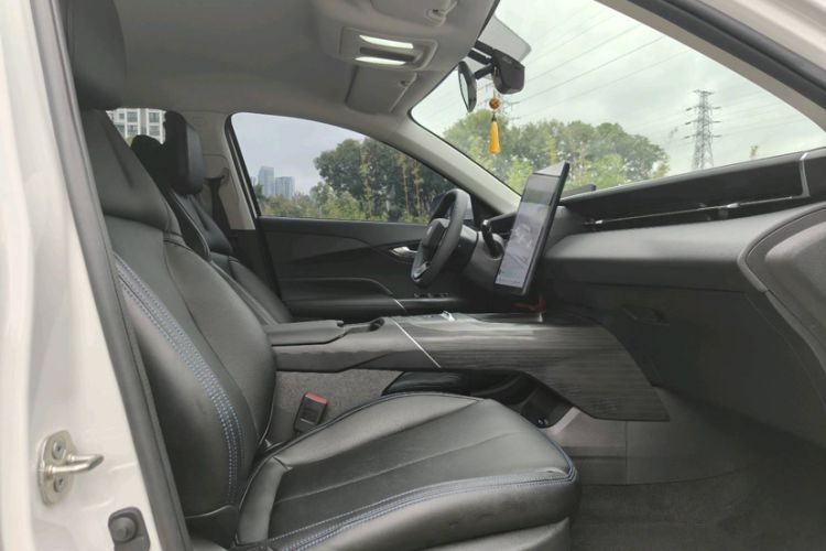 Used CHANGAN Eado PHEV 2025 Smart New Blue Whale 145KM High-Energy Edition Interior 4