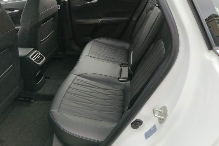 Used CHANGAN Eado PHEV 2025 Smart New Blue Whale 145KM Battleship Edition Interior 4