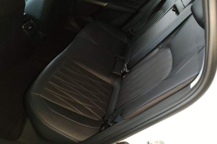 Used CHANGAN Eado PHEV 2025 Smart New Blue Whale 145KM Battleship Edition Interior 4