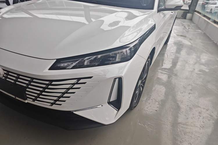 Used CHANGAN Eado PHEV 2025 Smart New Blue Whale 145KM High-Energy Edition Left Front Headlight