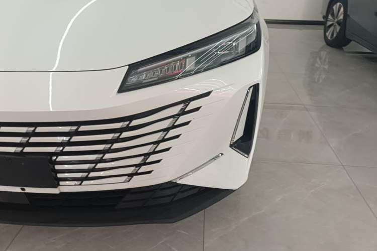 Used CHANGAN Eado PHEV 2025 Smart New Blue Whale 145KM Battleship Edition Left Front Headlight