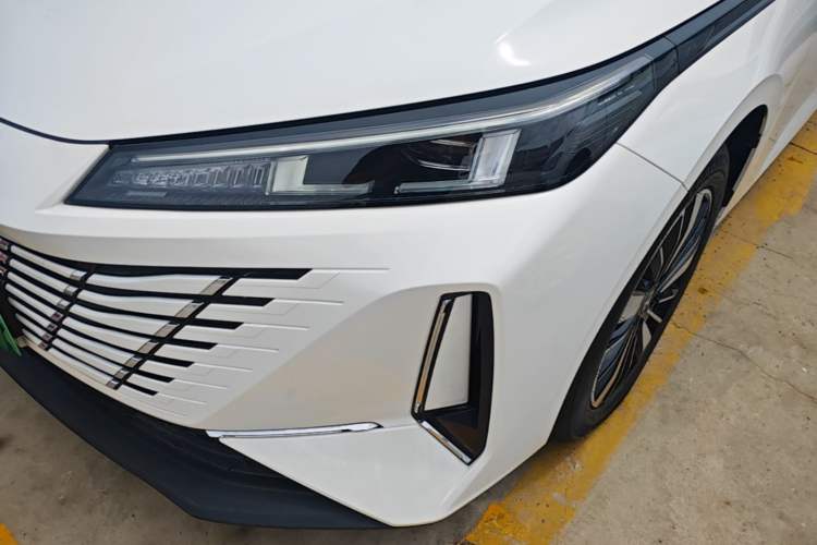 Used CHANGAN Eado PHEV 2025 Smart New Blue Whale 145KM Battleship Edition Left Front Headlight