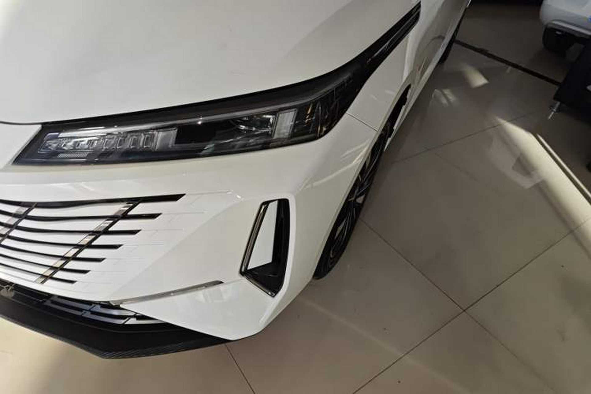 Used CHANGAN Eado PHEV 2025 Smart New Blue Whale 145KM High-Energy Edition Left Front Headlight