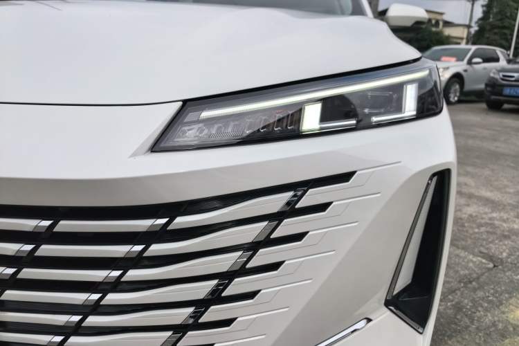 Used CHANGAN Eado PHEV 2025 Smart New Blue Whale 145KM Battleship Edition Left Front Headlight
