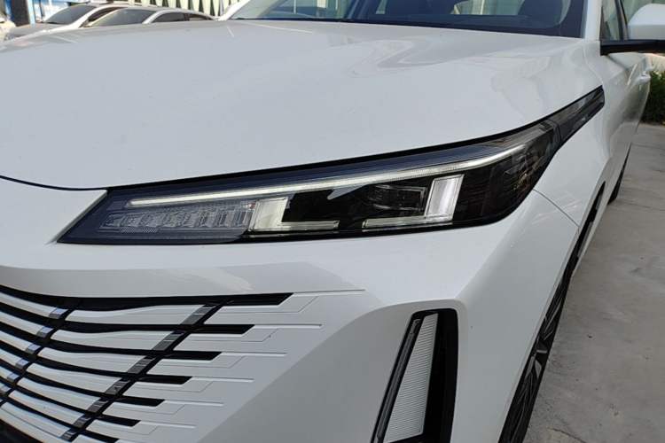 Used CHANGAN Eado PHEV 2025 Smart New Blue Whale 145KM Battleship Edition Left Front Headlight