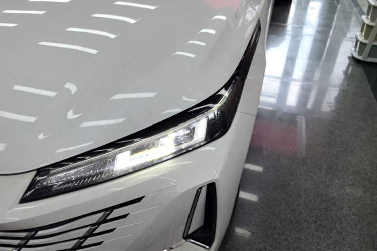 Used CHANGAN Eado PHEV 2025 Smart New Blue Whale 145KM Battleship Edition Left Front Headlight