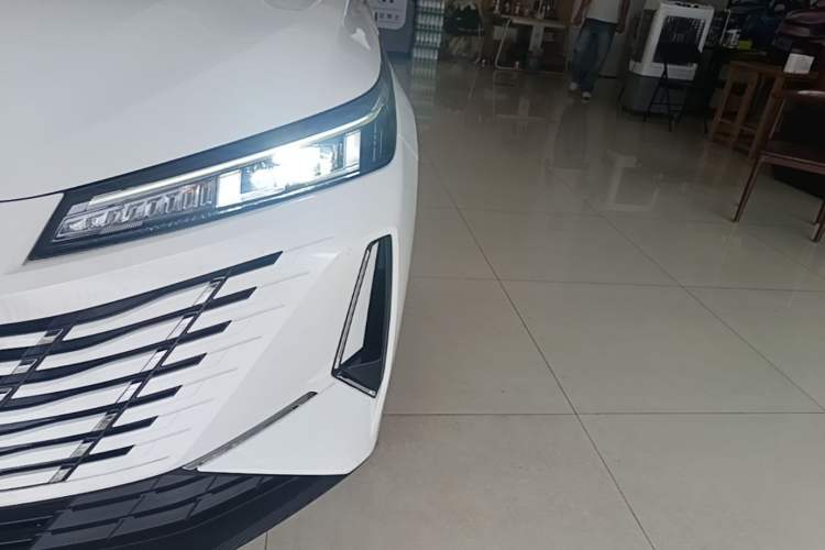 Used CHANGAN Eado PHEV 2025 Smart New Blue Whale 145KM Battleship Edition Left Front Headlight