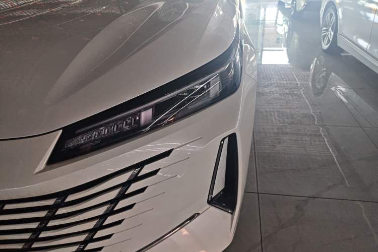 Used CHANGAN Eado PHEV 2025 Smart New Blue Whale 145KM High-Energy Edition Left Front Headlight