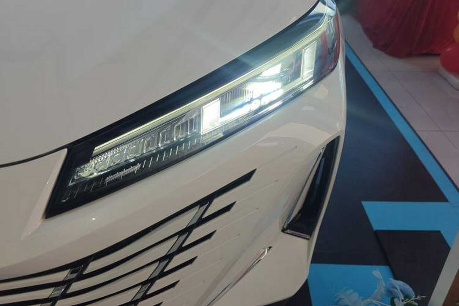 Used CHANGAN Eado PHEV 2025 Smart New Blue Whale 145KM Battleship Edition Left Front Headlight