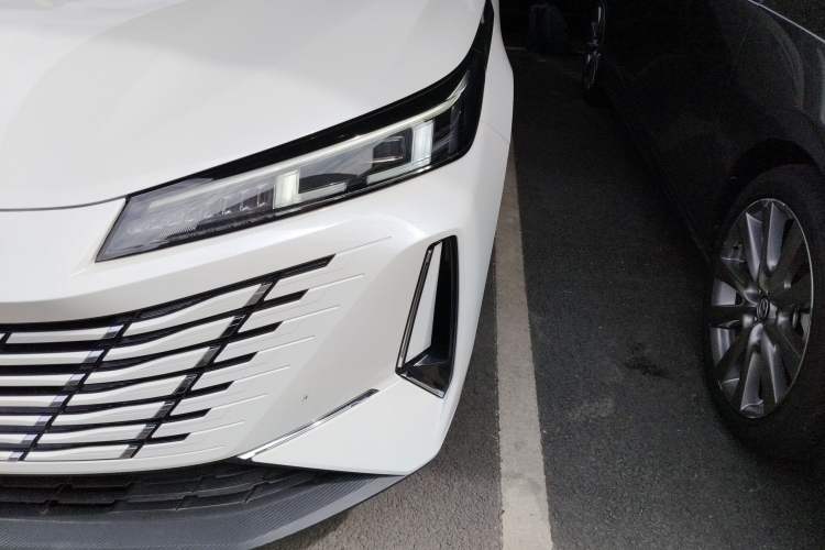 Used CHANGAN Eado PHEV 2025 Smart New Blue Whale 145KM Battleship Edition Left Front Headlight