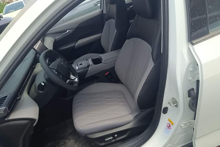 Used CHANGAN Eado PHEV 2025 Smart New Blue Whale 145KM Battleship Edition Left Front Seat