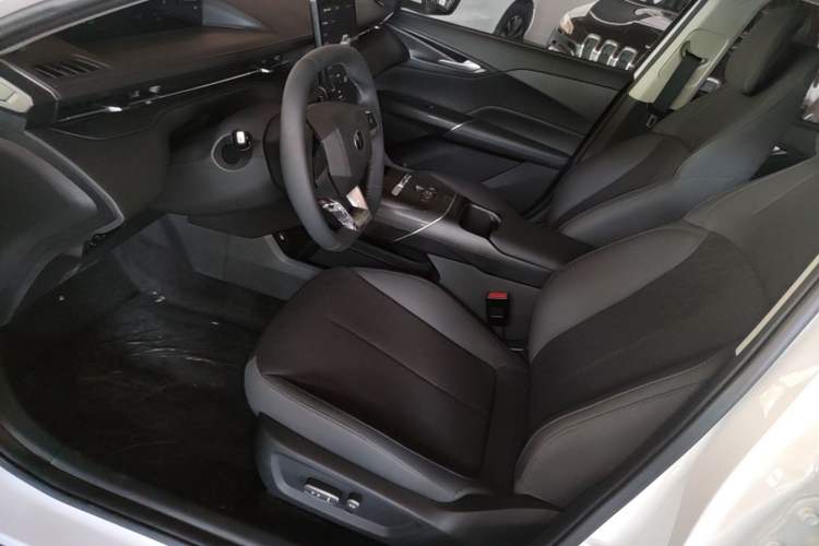 Used CHANGAN Eado PHEV 2025 Smart New Blue Whale 145KM High-Energy Edition Left Front Seat