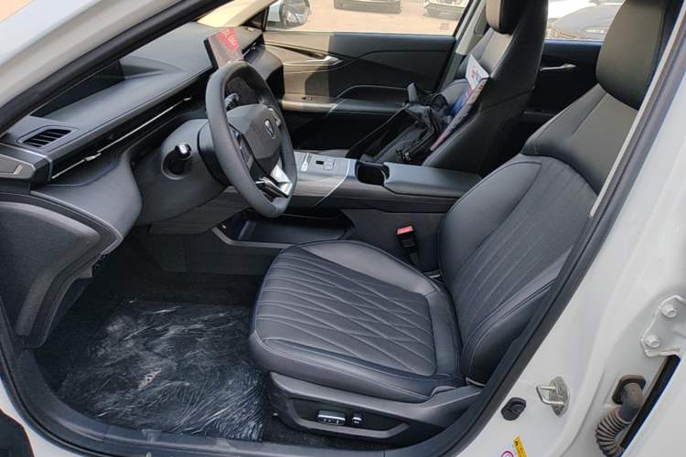 Used CHANGAN Eado PHEV 2025 Smart New Blue Whale 145KM Battleship Edition Left Front Seat